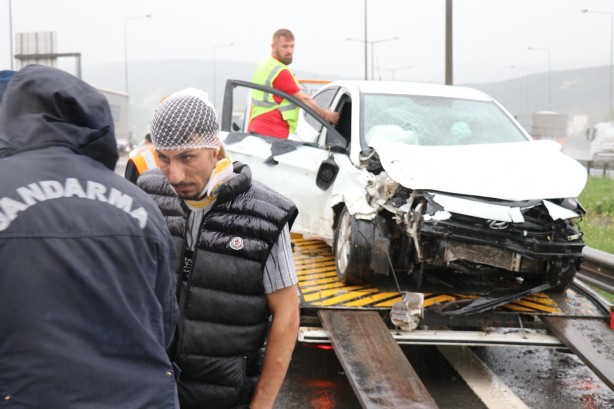 Foto - TEM Otoyolu savaş alanına döndü! Yaralılar var..
