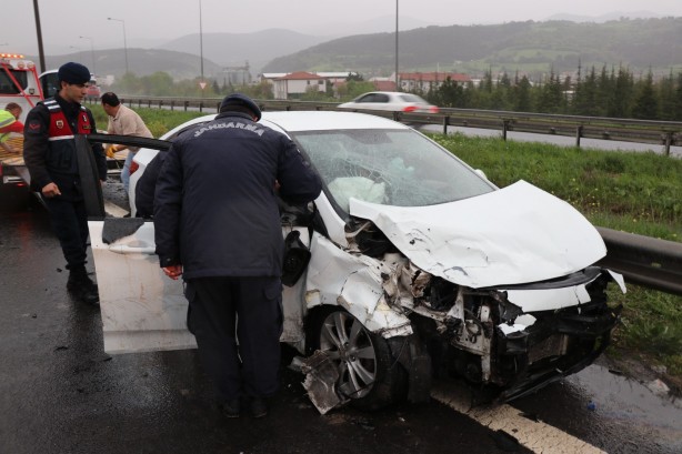 Foto - TEM Otoyolu savaş alanına döndü! Yaralılar var..