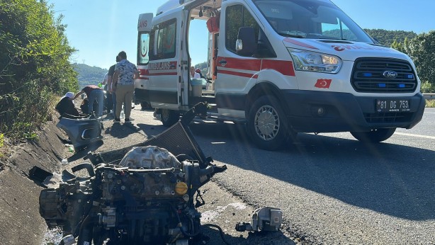 Foto - TEM Otoyolu'nda feci kaza! Yolcu otobüsü ile iki otomobil çarpıştı: Yaralılar var