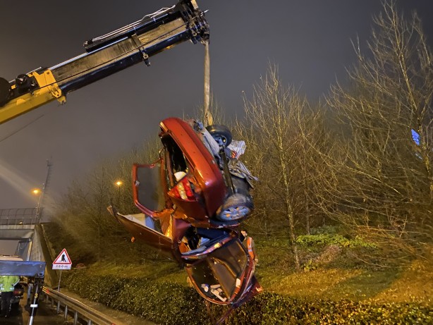 Foto - TEM’de feci kaza! 1’i ağır 3 yaralı