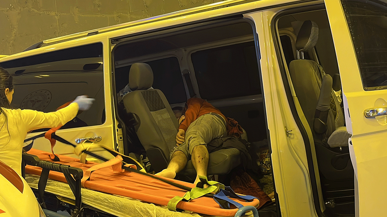 Foto - TEM Otoyolu’nda zincirleme kaza! Bölgeye çok sayıda sağlık ekibi sevk edildi