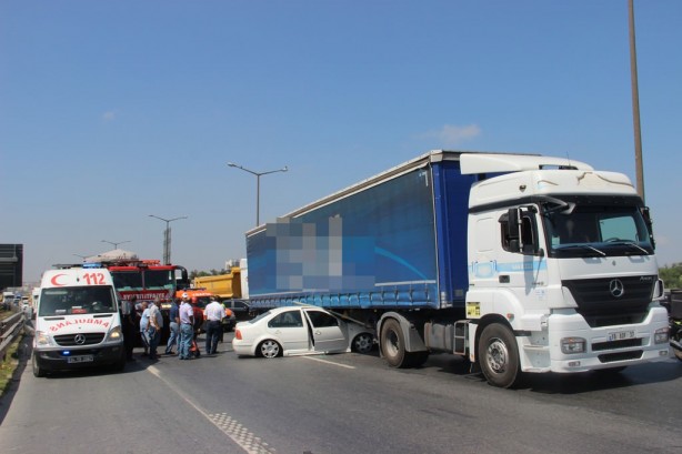 Foto - TEM'de akılalmaz kaza!