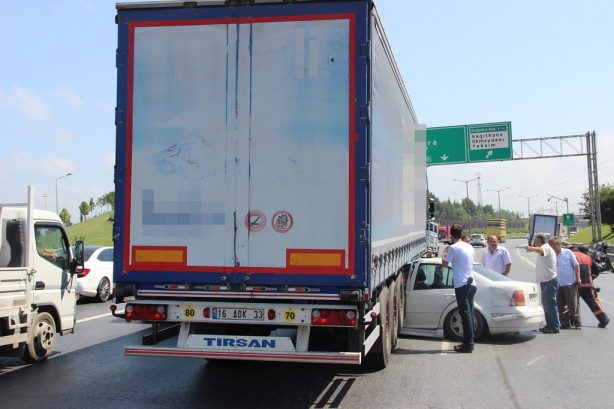 Foto - TEM'de akılalmaz kaza!