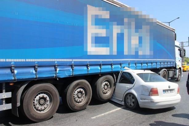 Foto - TEM'de akılalmaz kaza!