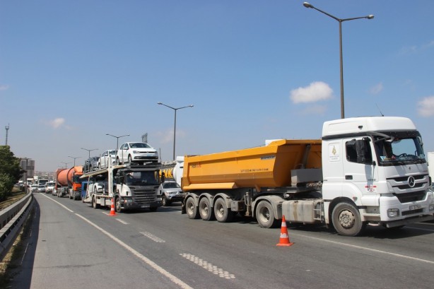 Foto - TEM'de akılalmaz kaza!