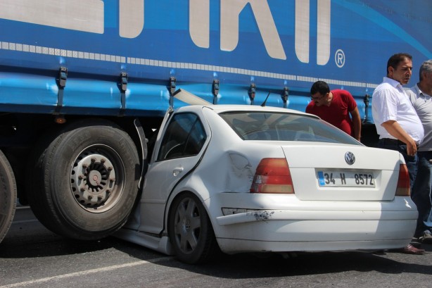 Foto - TEM'de akılalmaz kaza!
