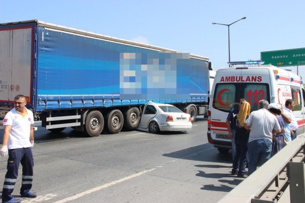 Foto - TEM'de akılalmaz kaza!