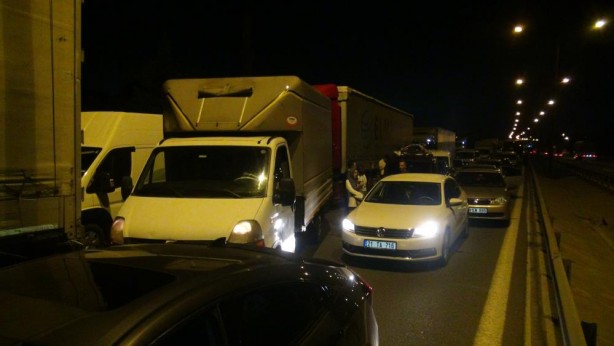 Foto - TEM'de feci kaza! Ölü ve yaralılar var