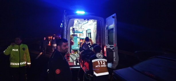 Foto - TEM'de feci kaza! Önce otobüse sonra bariyerlere çarptı
