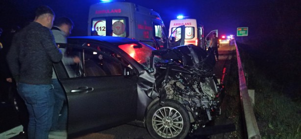 TEM'de feci kaza! Önce otobüse sonra bariyerlere çarptı