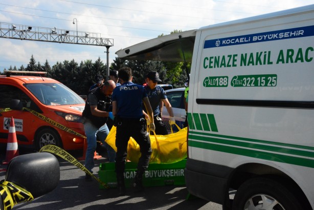 Foto - TEM'de lastik değiştirmek isteyen sürücü canından oldu