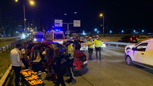 Foto - TEM'de zincirleme kaza! 