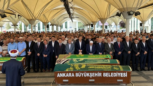Foto - Temel Karamollaoğlu'nun Edibe Karamollaoğlu annesi son yolculuğuna uğurlandı