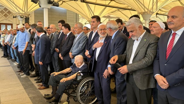 Foto - Temel Karamollaoğlu'nun Edibe Karamollaoğlu annesi son yolculuğuna uğurlandı