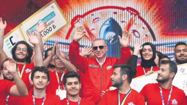 Karamollaoğlu'nun torunlarının bıraktığı İmam Hatip okullarından TEKNOFEST'te gururlandıran başarı!