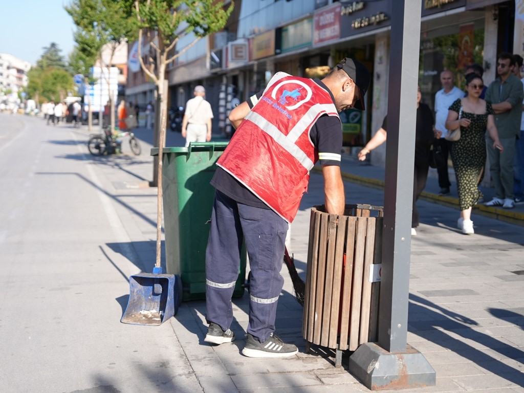 Foto - Temiz bir şehir için sahaya indiler