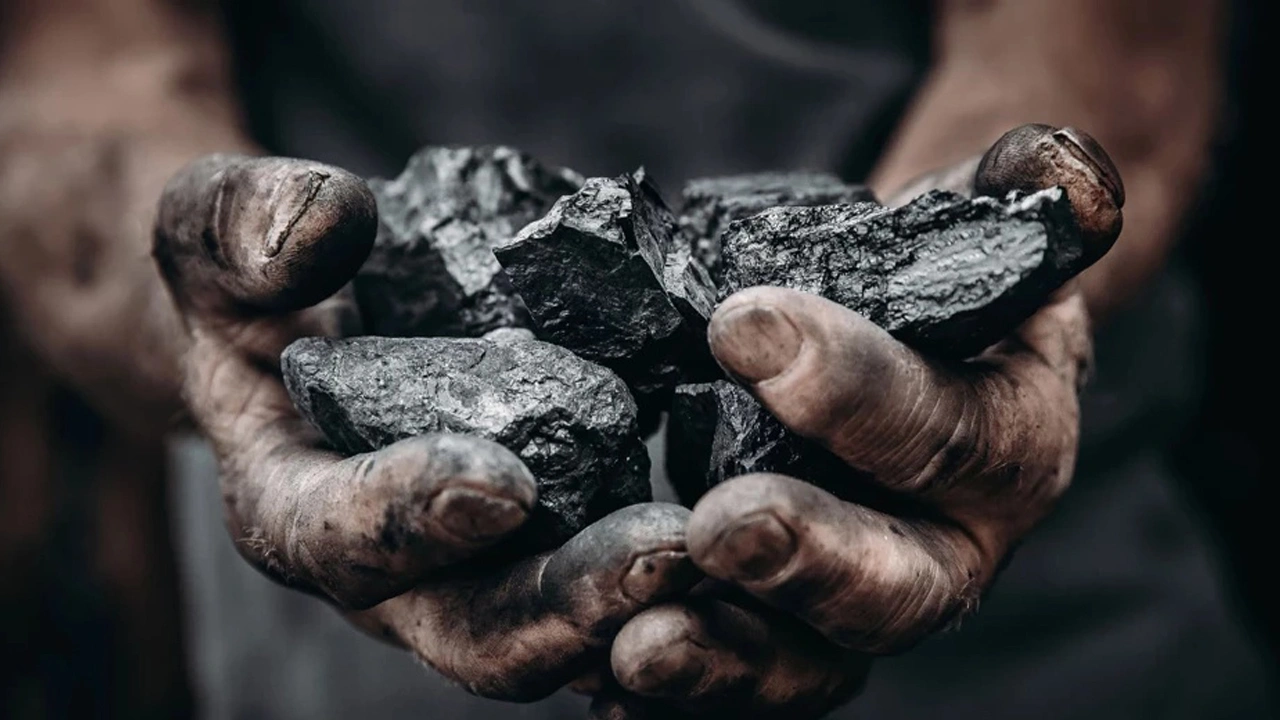 Temiz enerji çağı başladı: Güneş ve rüzgar kömürü tahttan indirdi