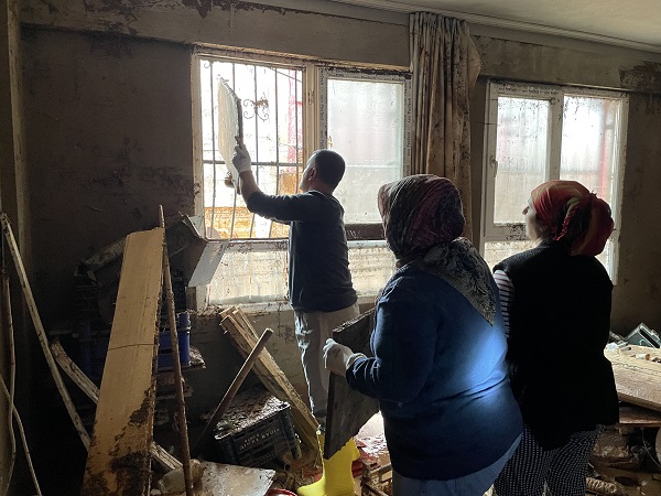 Foto - Temizlik çalışmaları sürüyor! İşte, Şanlıurfa'dan geriye kalanlar