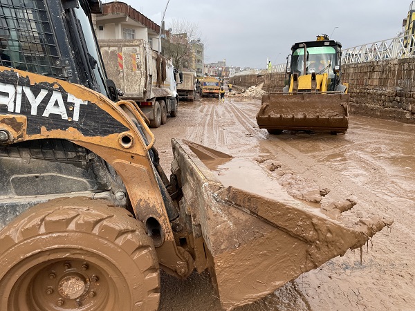Foto - Temizlik çalışmaları sürüyor! İşte, Şanlıurfa'dan geriye kalanlar
