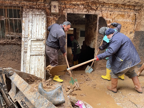 Foto - Temizlik çalışmaları sürüyor! İşte, Şanlıurfa'dan geriye kalanlar