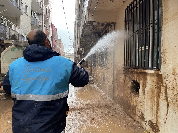 Foto - Temizlik çalışmaları sürüyor! İşte, Şanlıurfa'dan geriye kalanlar