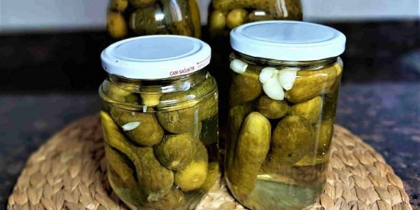 Foto - Temizlik malzemesi zannetseler de gerçek bambaşka çıktı! Meğer çıtır çıtır turşuların sebebi buymuş! Birkaç damlası bile yetiyor! Olacak iş değil