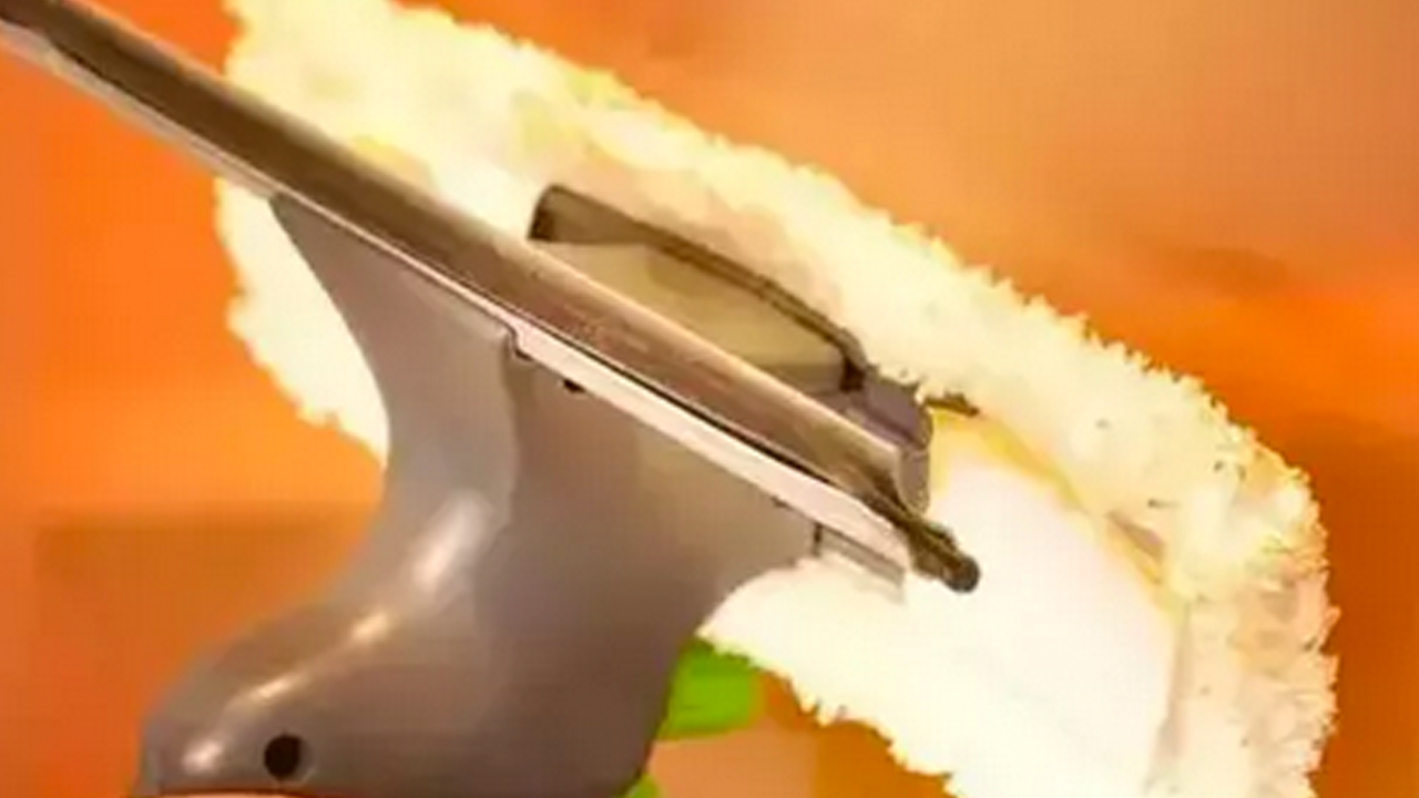 Temizlik suyuna ekleyince camlar bayrama kadar temiz kalacak! Limon ve sirke ile gelen mucize...