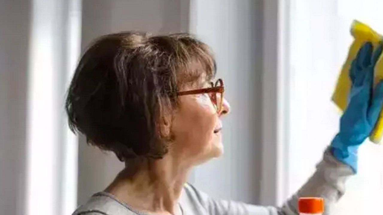 Foto - Temizlik suyuna ekleyince camlar bayrama kadar temiz kalacak! Limon ve sirke ile gelen mucize...