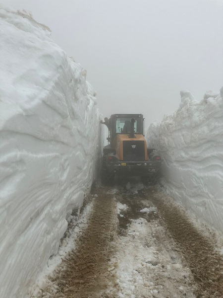 Foto - Temmuz ayında karla mücadele