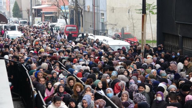 Foto - Tencere tabak geldi çocuk gitti! Görülmemiş indirim çılgınlığı