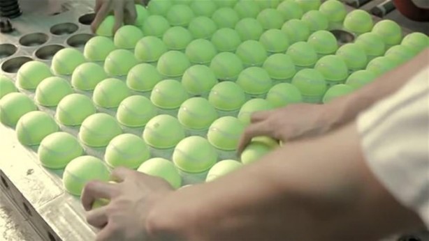 Foto - Tenis topu nasıl yapılıyor? Gelin bakalım...