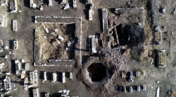 Foto - Tepki çekti! 5 bin yıllık tarihi mezarlıkta bakın ne yaptılar