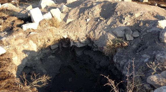 Foto - Tepki çekti! 5 bin yıllık tarihi mezarlıkta bakın ne yaptılar