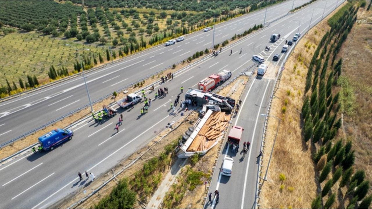 Foto - Tepki üstüne tepki yağıyor! 11 kişinin öldüğü trafik kazası sonrası tur şirketinden "Yok artık" dedirten savunma