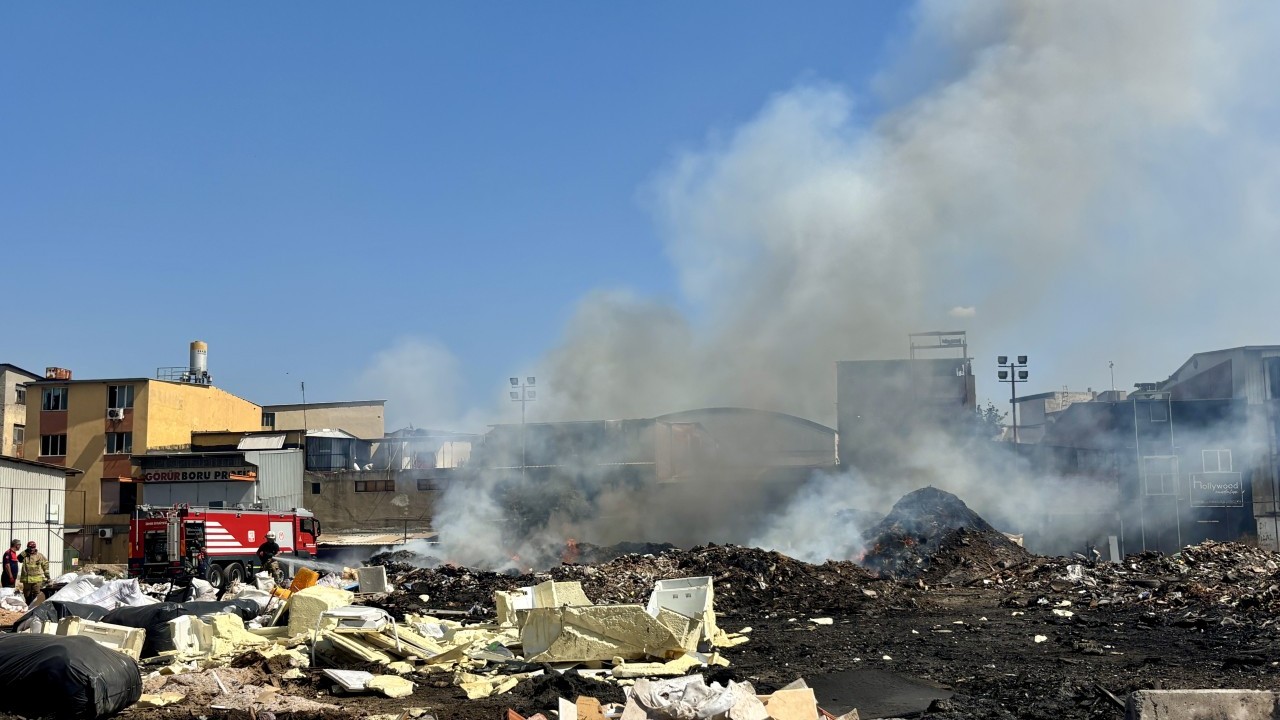 Foto - Tepkiler çığ gibi büyüdü! CHP toplayamadığı çöpleri yakıyor