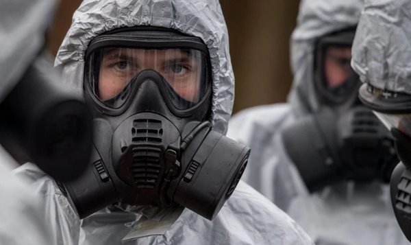 Foto - Tepkiye neden oldu: Avrupa ülkesi orduya koronavirüse karşı sinek ilacı dağıttı!