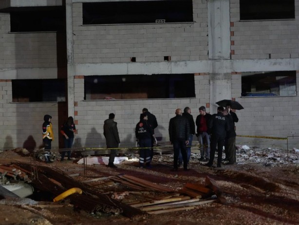 Foto - Teravihe giderken ceset buldular