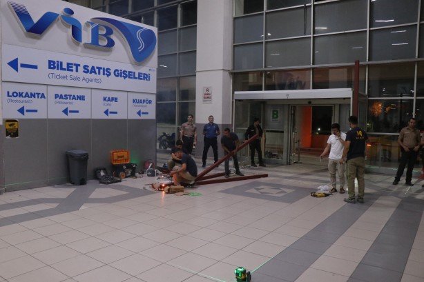 Foto - Terminale yeni yazıhane yapımına karşı çıkan esnaf kepenk kapattı