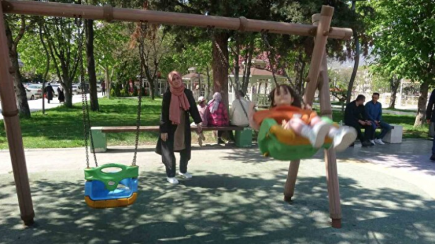 Foto - Termometreler 32 dereceyi gösterince vatandaşlar parklara akın etti