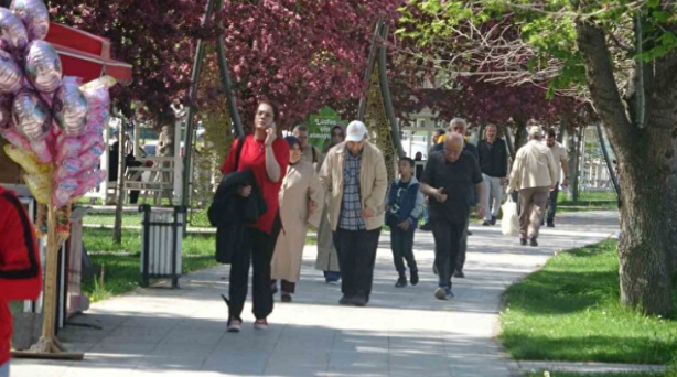 Foto - Termometreler 32 dereceyi gösterince vatandaşlar parklara akın etti