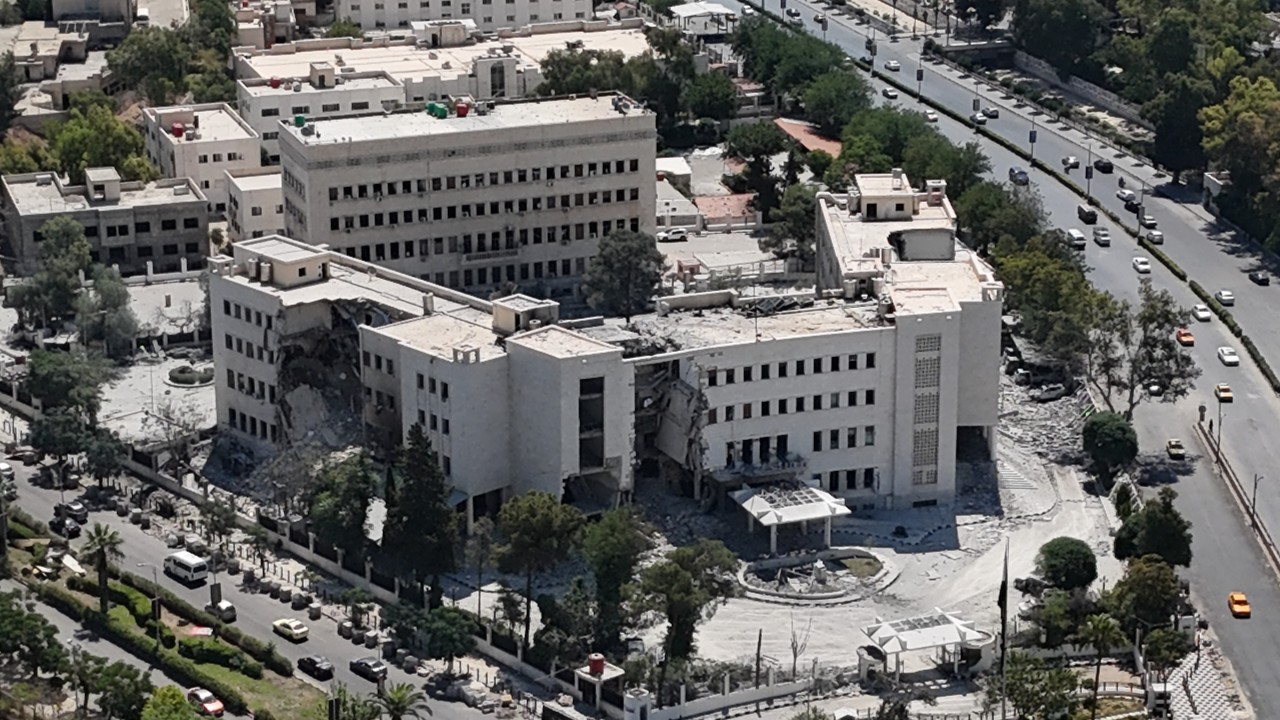 Foto - Terör devleti İsrail vurmuştu! Suriye Genelkurmay Başkanlığı görüntülendi