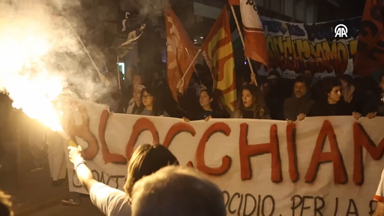 Foto - Terör devletine lanet yağıyor! Dünya Sumud Filosu için ayakta