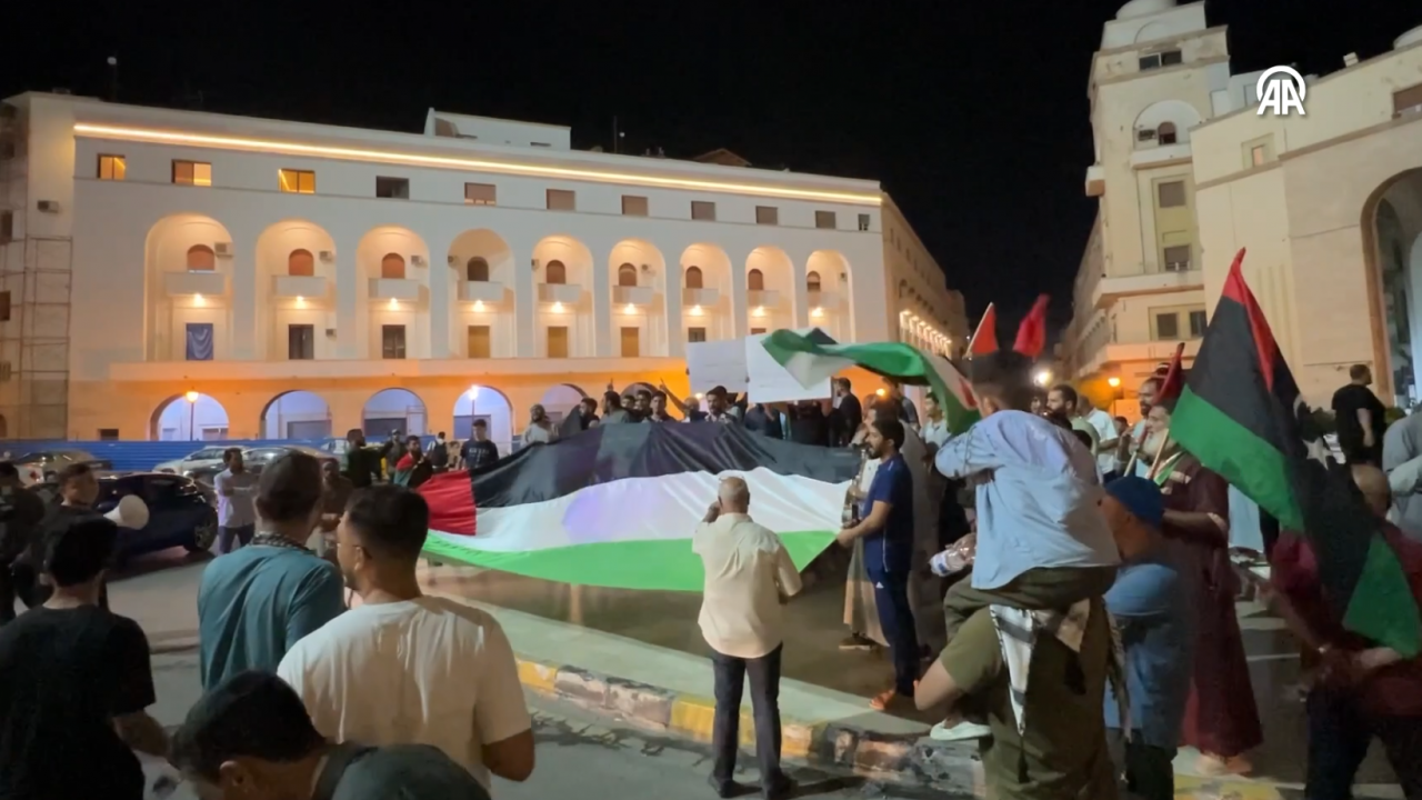 Foto - Terör devletine lanet yağıyor! Dünya Sumud Filosu için ayakta