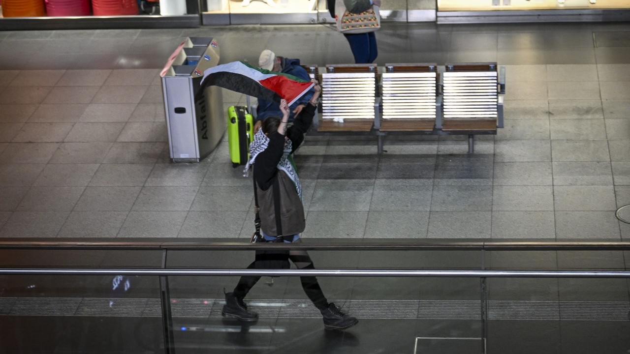Foto - Terör devletine lanet yağıyor! Dünya Sumud Filosu için ayakta