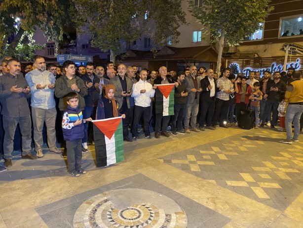 Foto - Terör devletine lanet yağıyor! Türkiye Gazze için ayağa kalktı