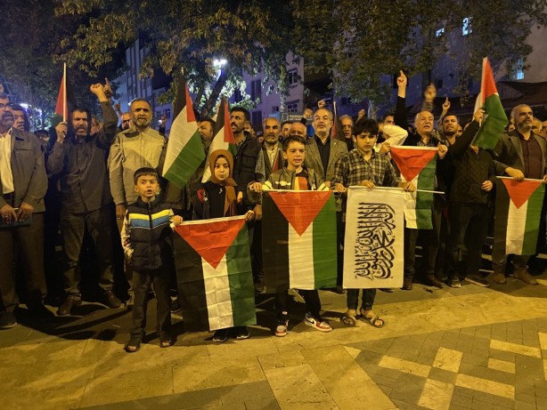 Foto - Terör devletine lanet yağıyor! Türkiye Gazze için ayağa kalktı