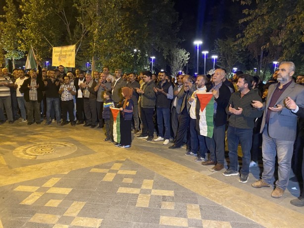 Foto - Terör devletine lanet yağıyor! Türkiye Gazze için ayağa kalktı