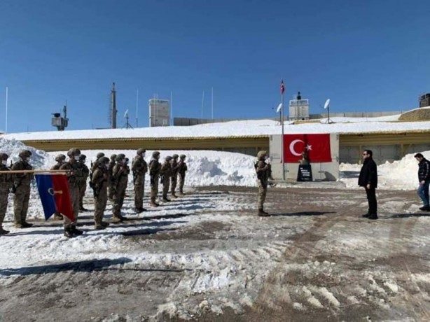 Foto - Terör örgütü PKK'nın 'İkinci Kandil' dediği Kato Dağı'nda Mehmetçik'ten mangal keyfi!
