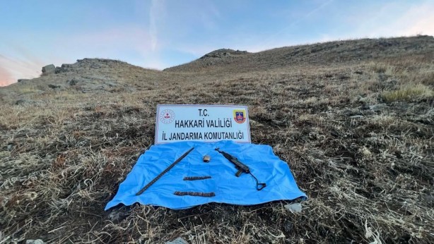 Foto - Terör örgütü PKK'ya ait silah ve mühimmat ele geçirildi