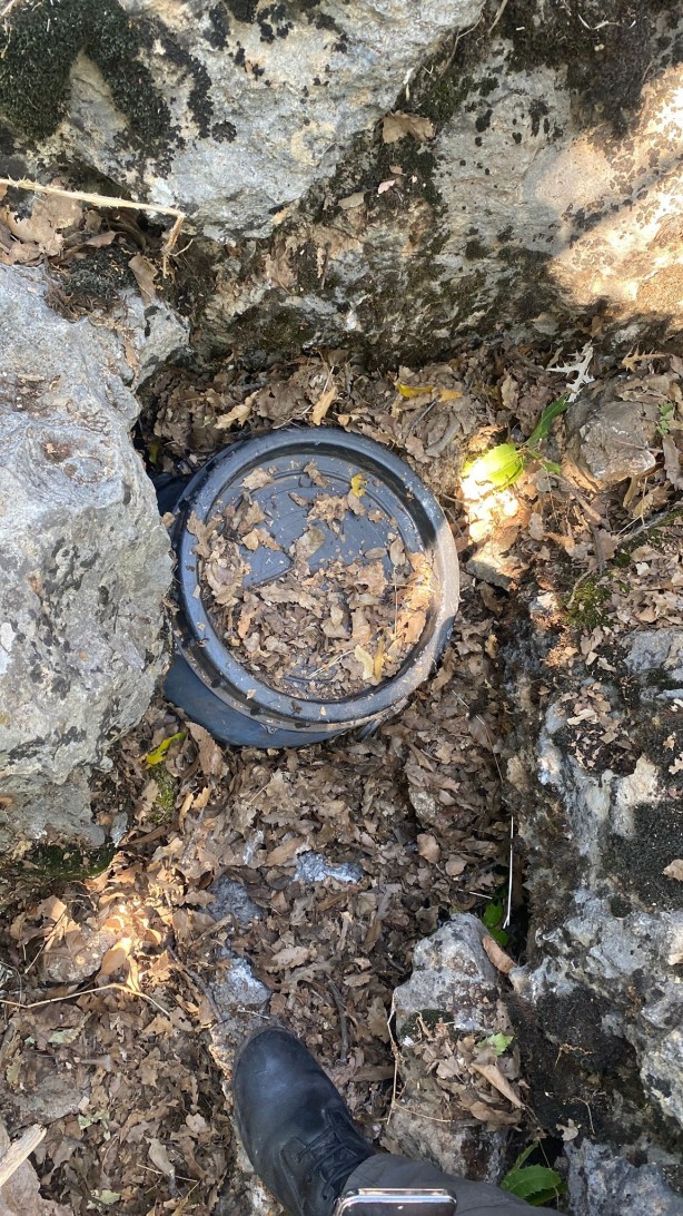 Foto - Terör örgütü PKK'ya operasyon! Toprağa gömülü halde bulundu